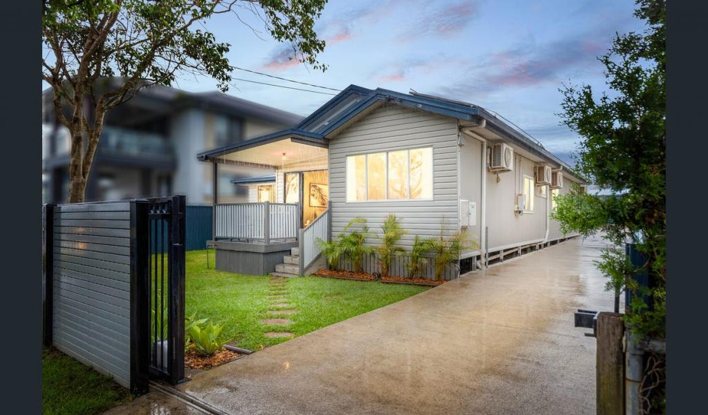 5 Maine Rd, Clontarf, QLD 4019