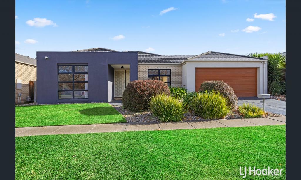 6 FAIRHAVEN BVD, MELTON WEST, VIC 3337