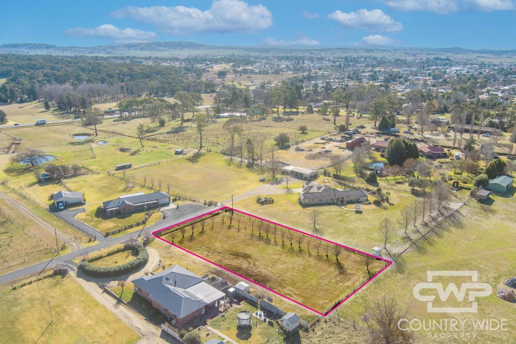 28 CARLISLE CL, GLEN INNES, NSW 2370