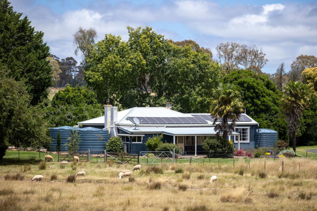 633 Black Mountain Rd, Black Mountain, NSW 2365