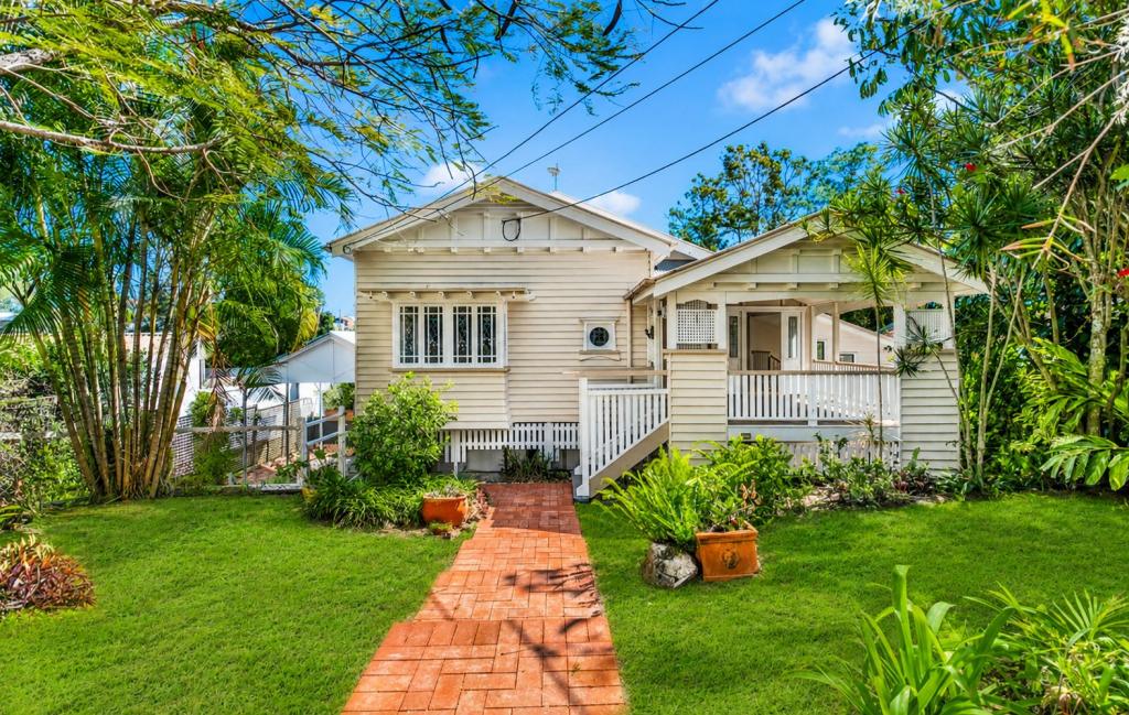 23 CARRINGTON RD, INDOOROOPILLY, QLD 4068