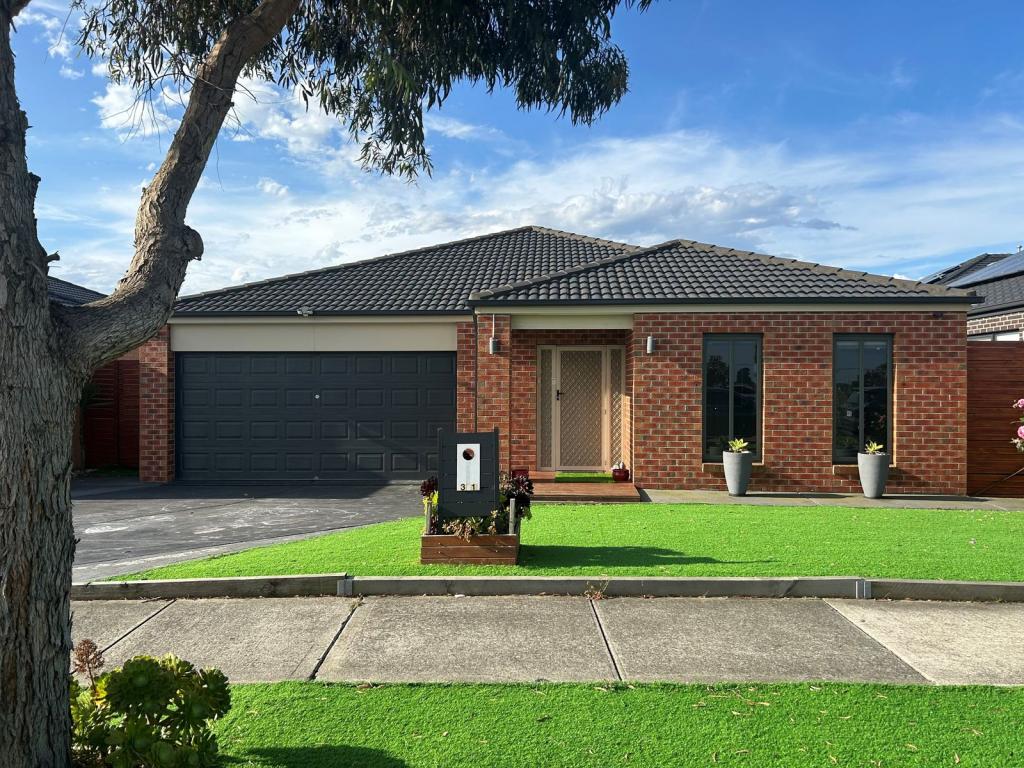31 Winchcombe Way, Cranbourne North, VIC 3977