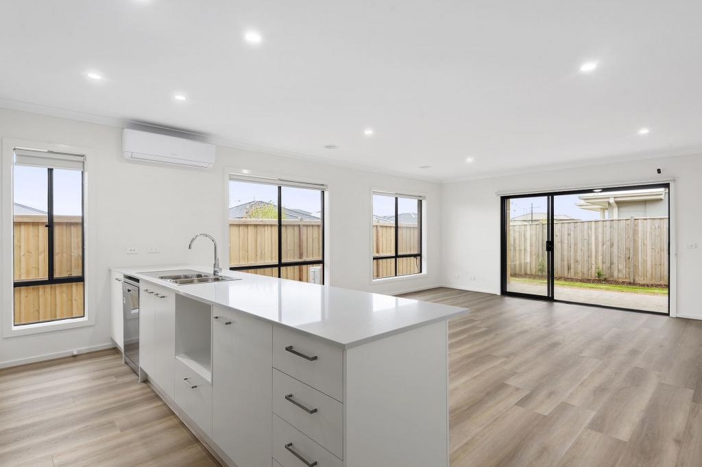 42 Langdon St, Armstrong Creek, VIC 3217