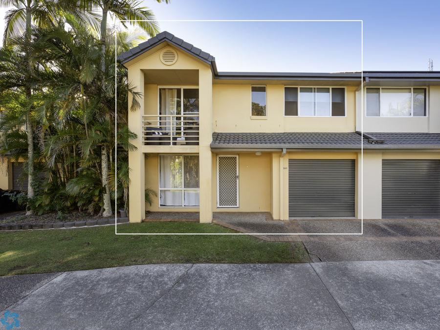 201/215 COTTESLOE DR, MERMAID WATERS, QLD 4218