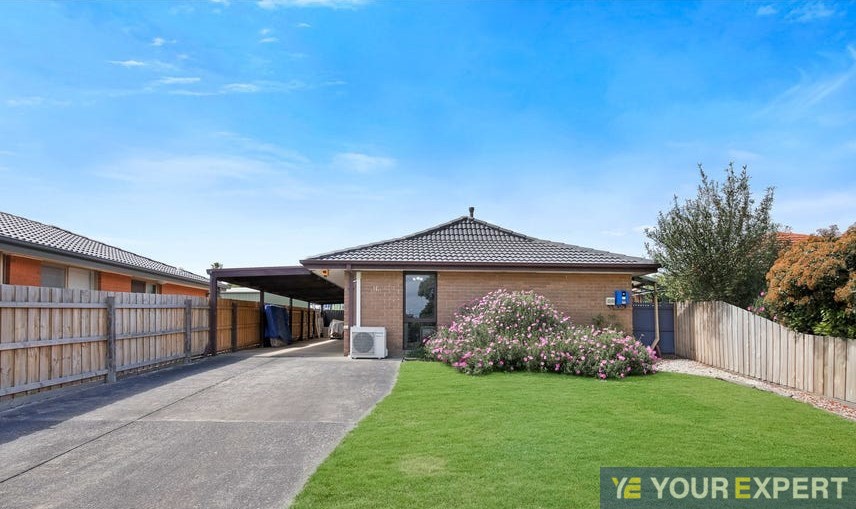 16 Blaxland Ave, Cranbourne North, VIC 3977