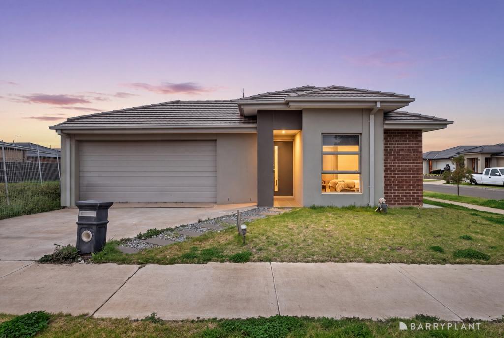 28 Adelong Bvd, Cobblebank, VIC 3338