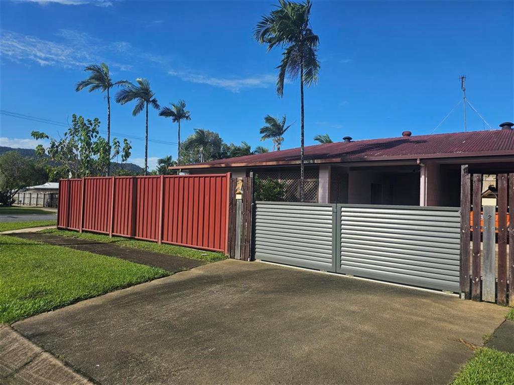 1/11 Deshon St, Whitfield, QLD 4870