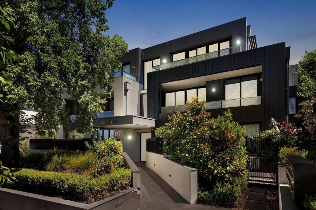 15/97 Whittens Lane, Doncaster, VIC 3108