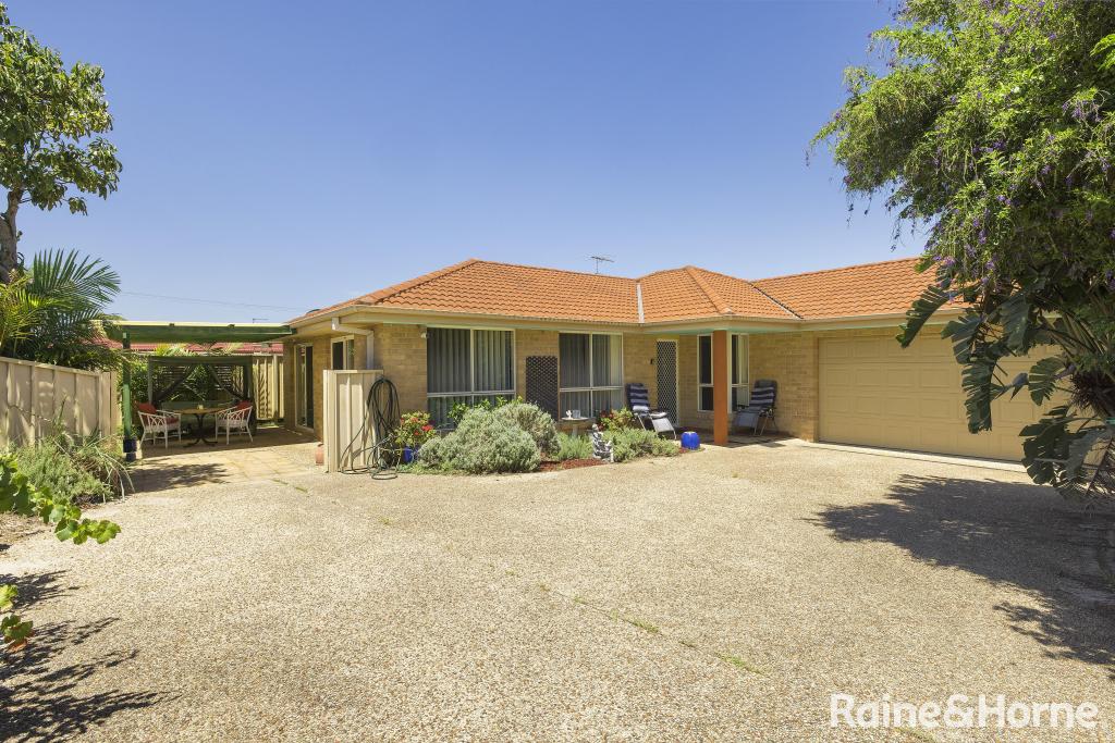 24a Conquest Cres, Tanilba Bay, NSW 2319