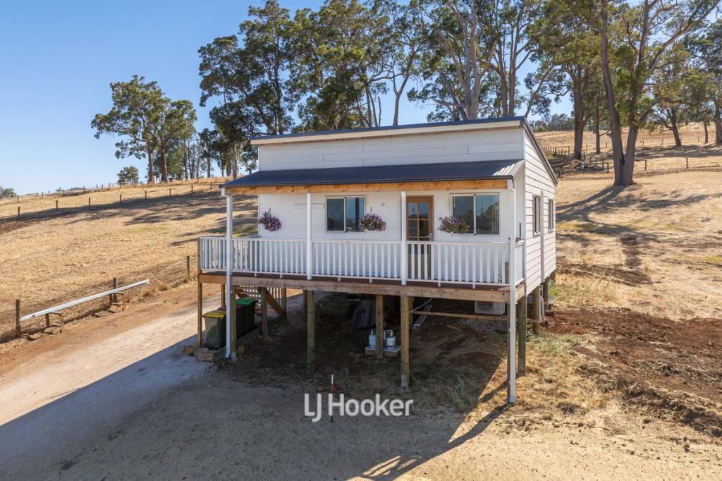 69 Livingstone Hts, Roelands, WA 6226