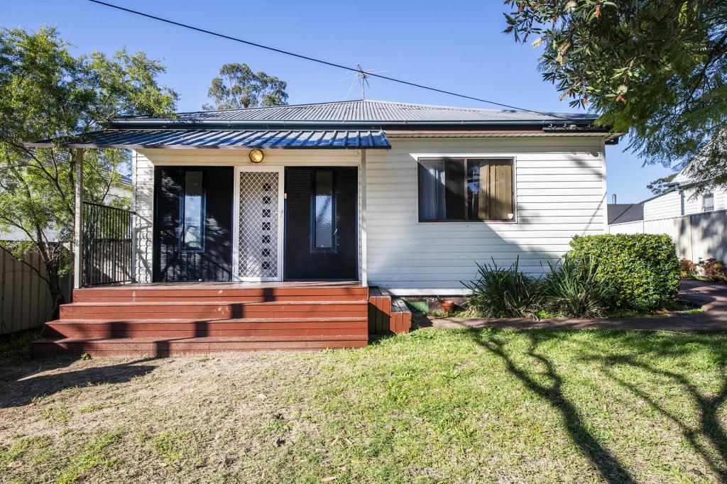 70 PEMBROKE ST, CAMBRIDGE PARK, NSW 2747