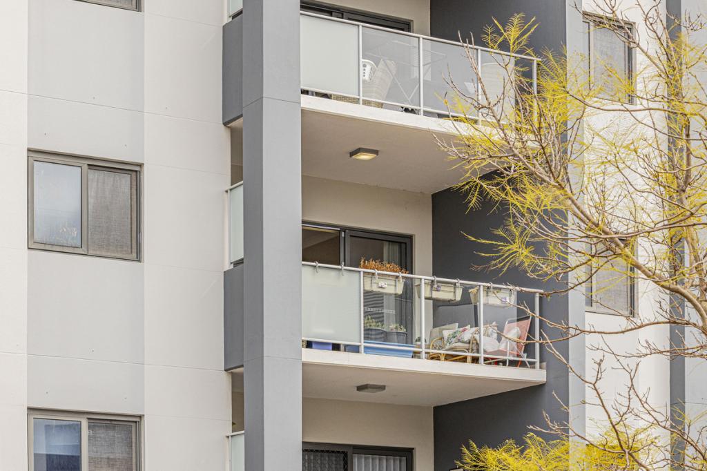 30/2 Walsh Loop, Joondalup, WA 6027