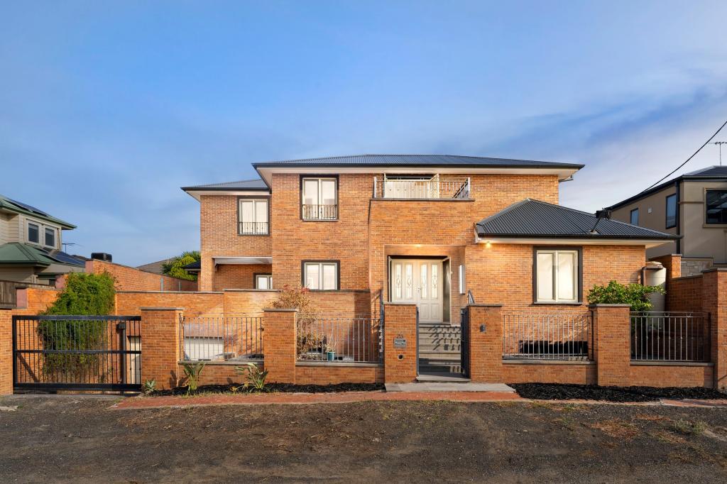 23 Peck Ave, Strathmore, VIC 3041