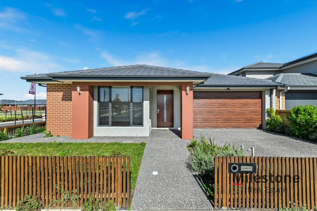 33 Meyer Cres, Clyde North, VIC 3978