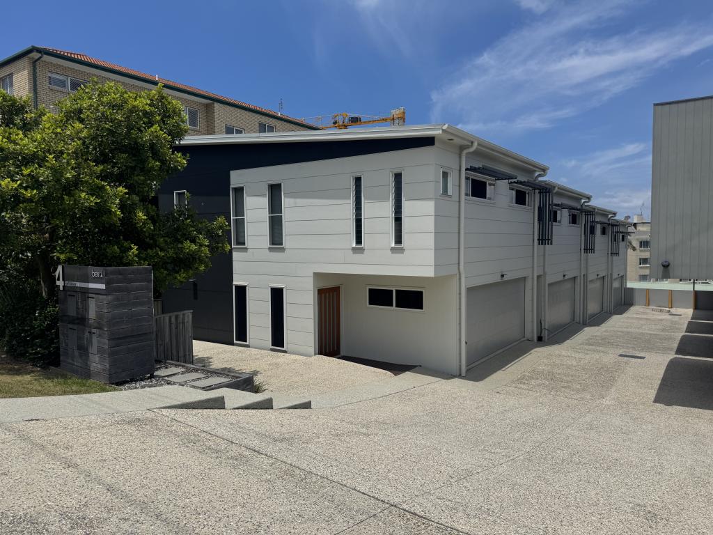 4/4 Verney St, Kings Beach, QLD 4551