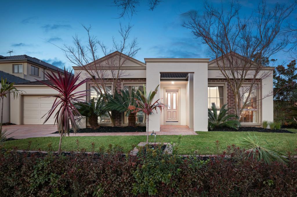 13 HERMITAGE PL, ROWVILLE, VIC 3178