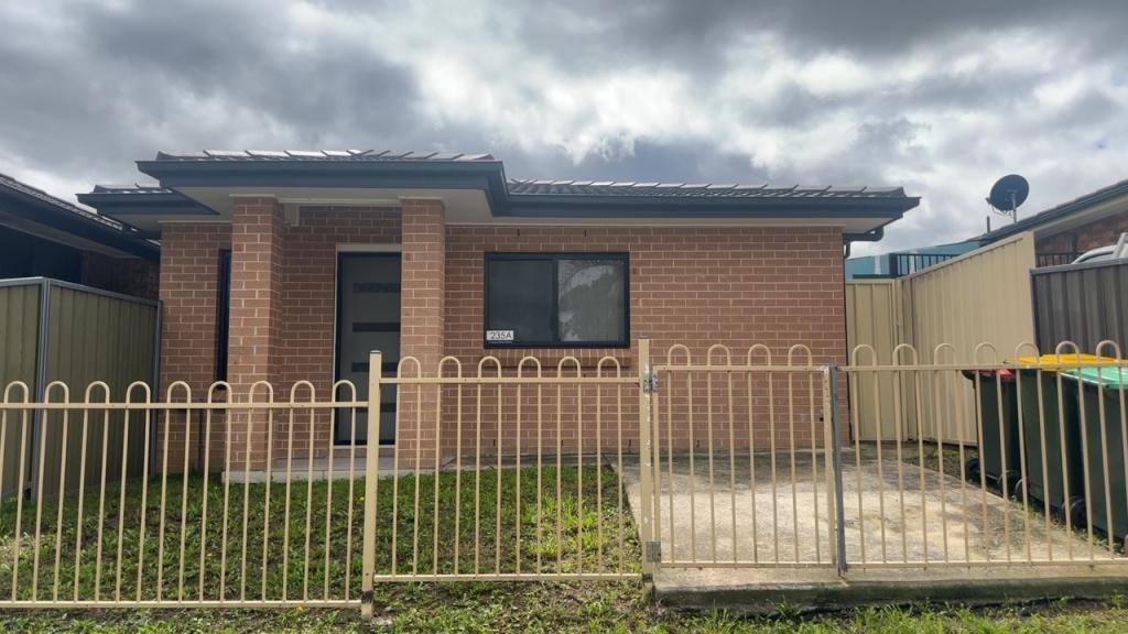 235a Copperfield Dr, Rosemeadow, NSW 2560