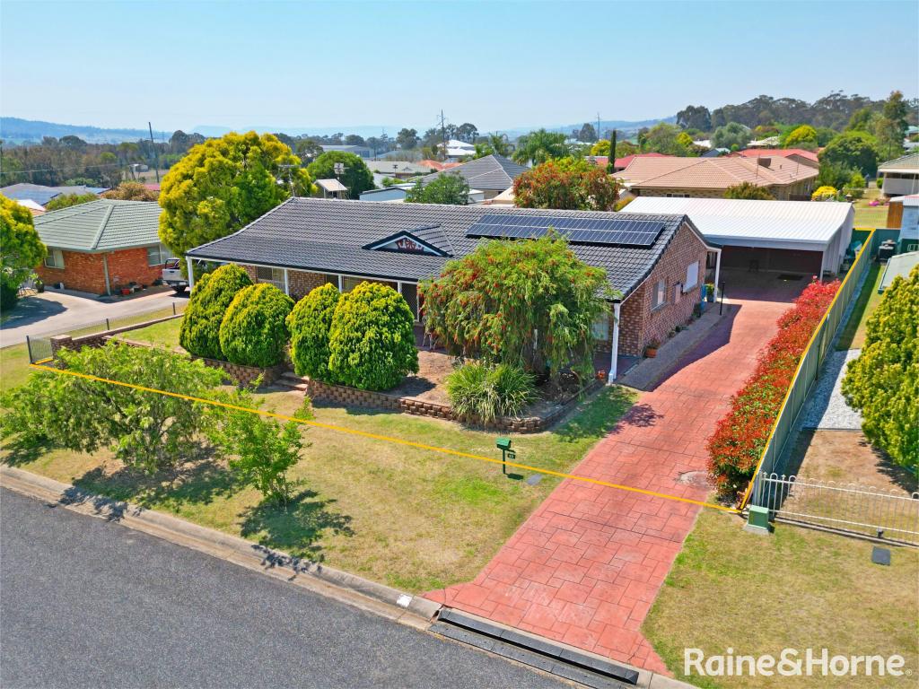23 Fairway Dr, Warwick, QLD 4370