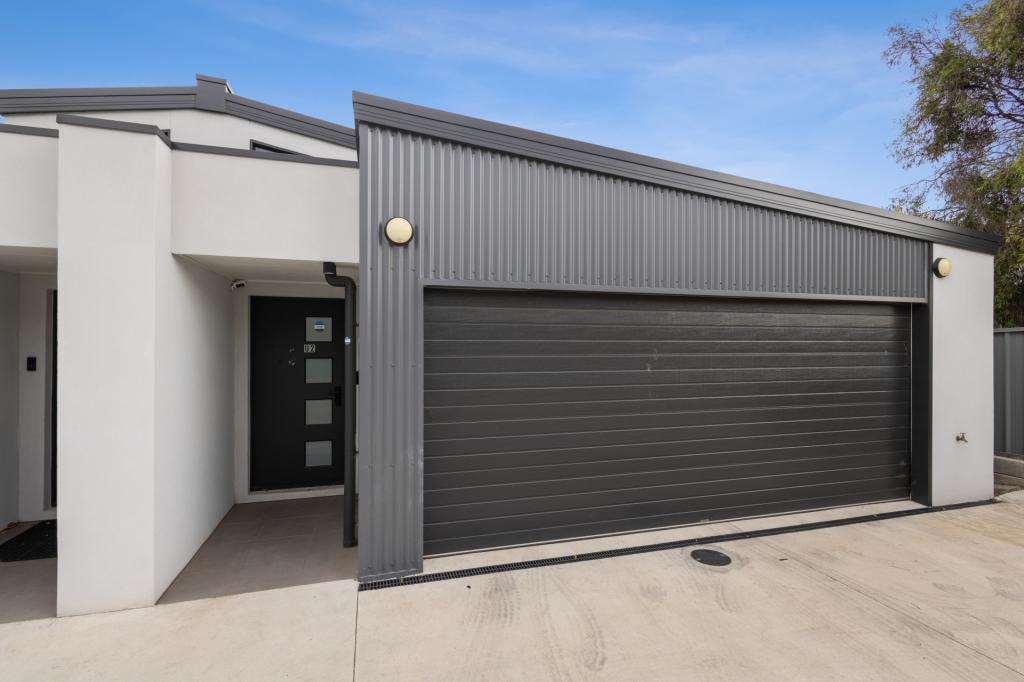 2/447 NAPIER ST, WHITE HILLS, VIC 3550