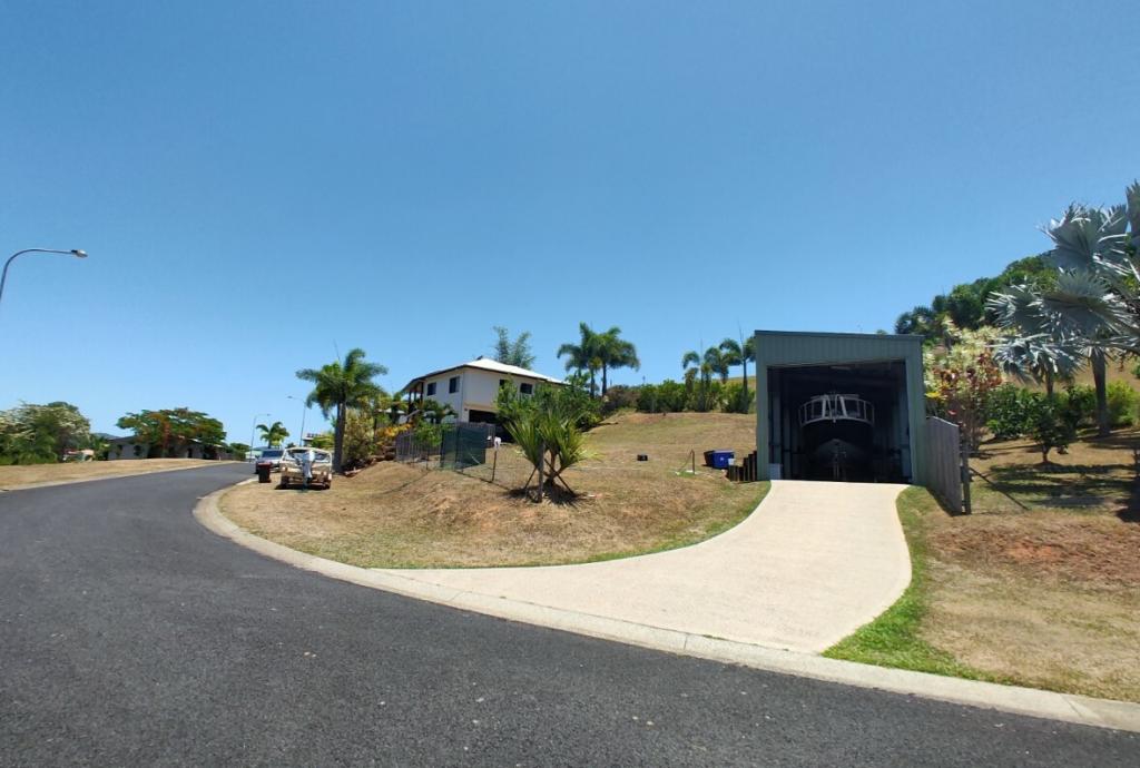 17 Riverside Tce, South Mission Beach, QLD 4852