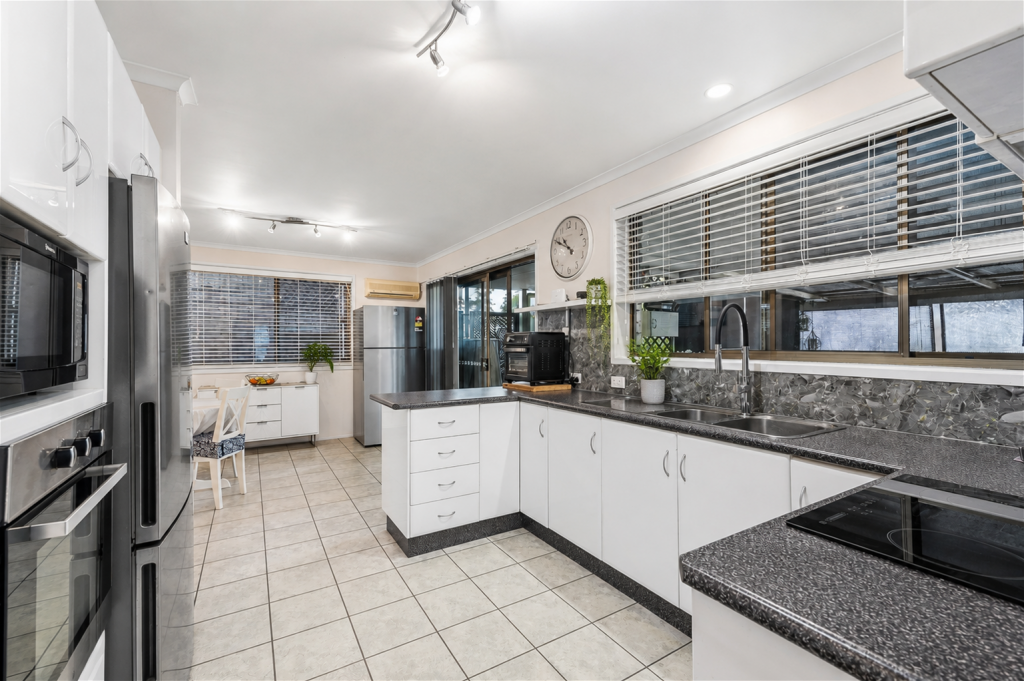 5 Lancaster Cl, Woombye, QLD 4559