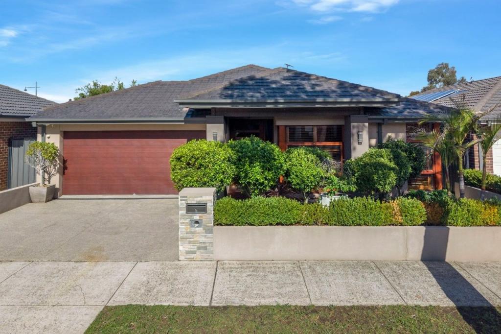 12 MELVILLE RD, CRAIGIEBURN, VIC 3064