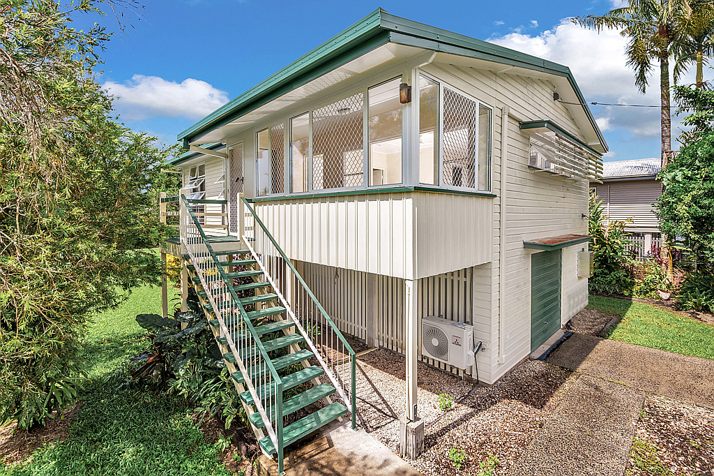 17 Graham St, South Innisfail, QLD 4860