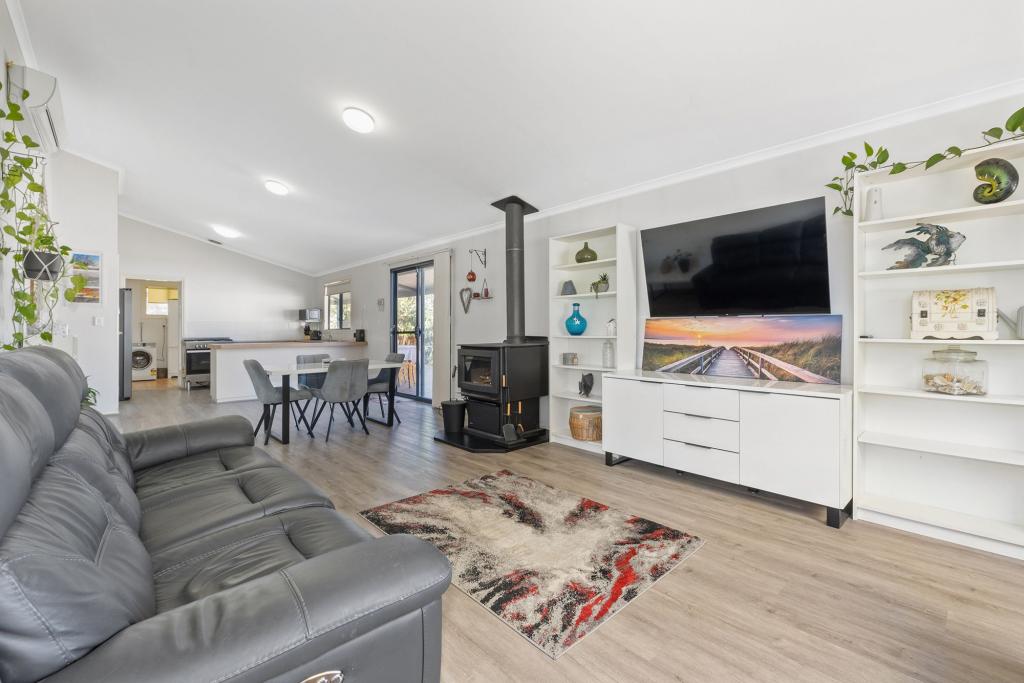 6 Hewby Ct, Ledge Point, WA 6043