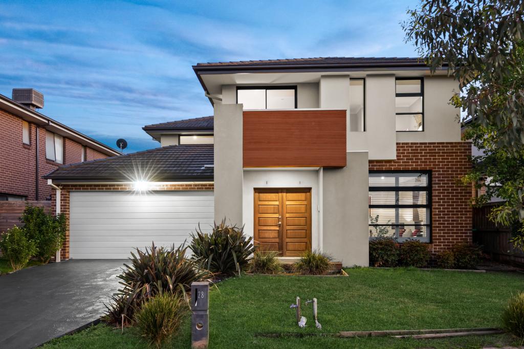 28 BURNHAM CRES, KEYSBOROUGH, VIC 3173