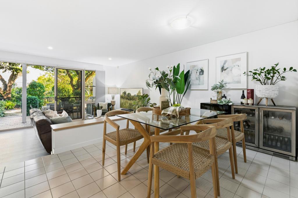 2127 South Shields Dr, Benowa, QLD 4217