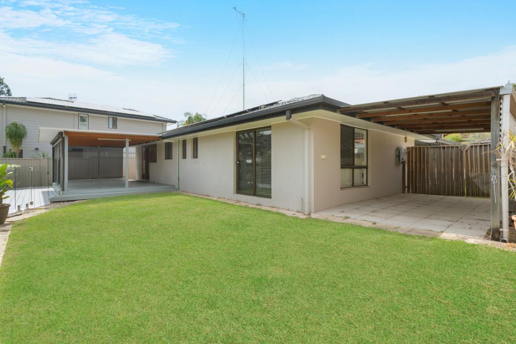 176 K P MCGRATH DR, ELANORA, QLD 4221
