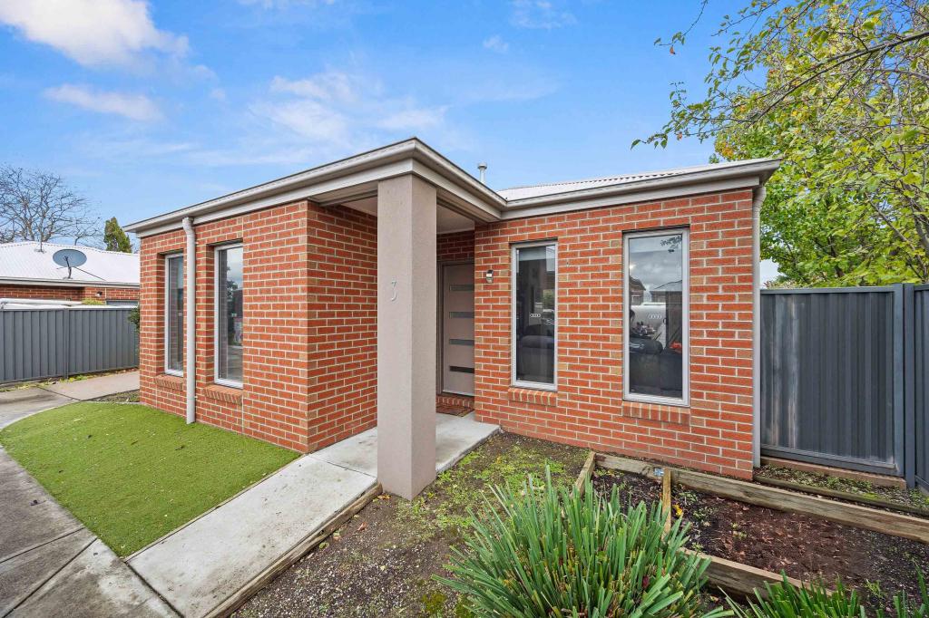 3/99 Grant St, Sebastopol, VIC 3356
