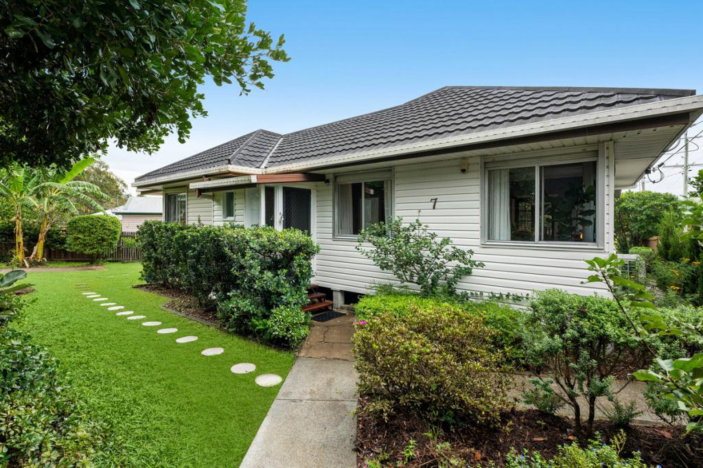 7 Sandy Camp Rd, Wynnum, QLD 4178