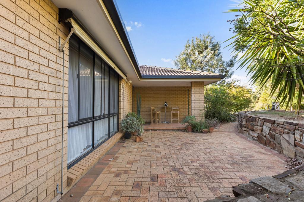 4 Lincoln Ave, Tolland, NSW 2650