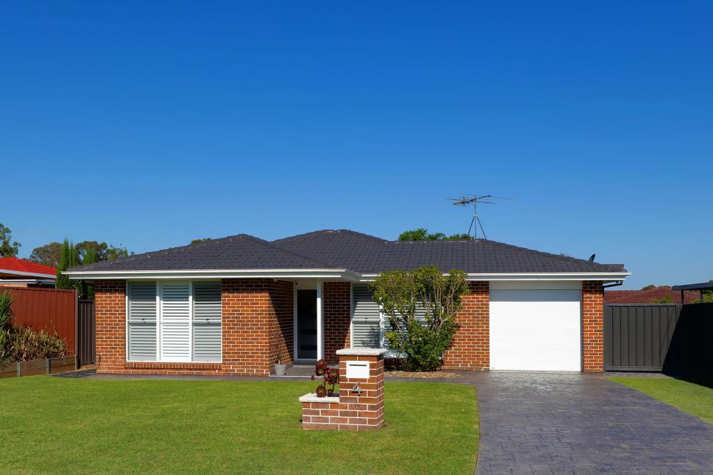 4 Salford St, St Clair, NSW 2759