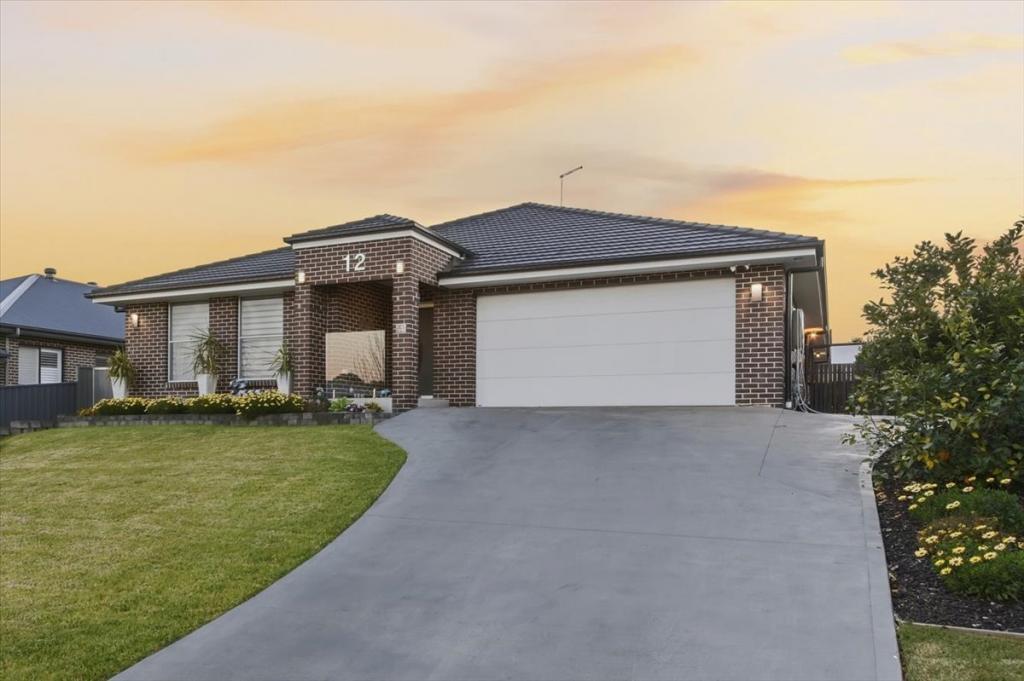 12 Highland Cres, Thirlmere, NSW 2572