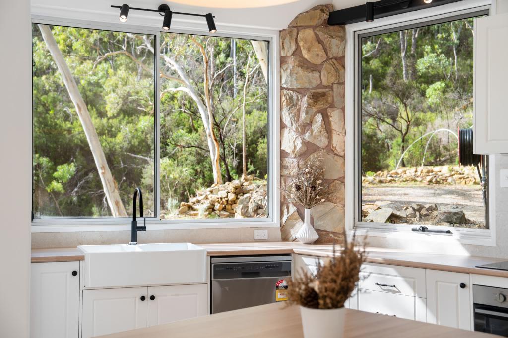 60 Hill St, Crafers West, SA 5152