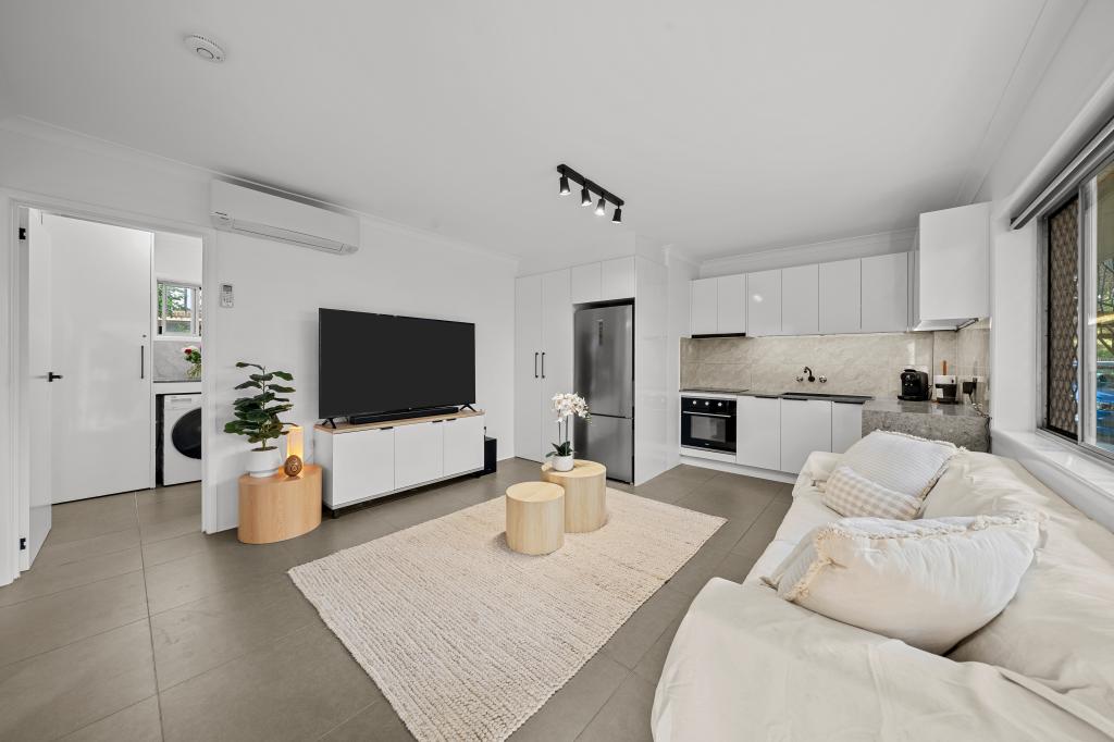 2/35 Darrambal St, Chevron Island, QLD 4217