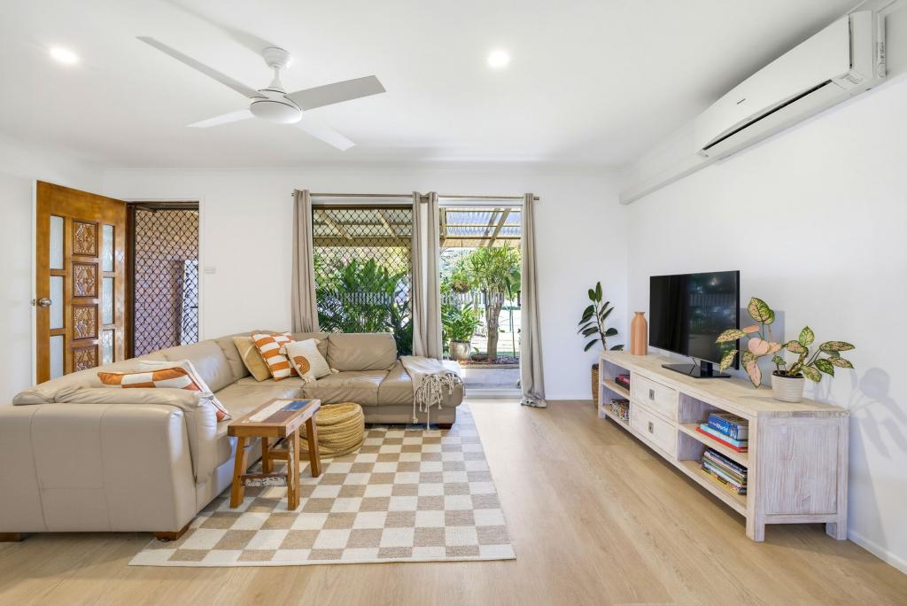 17 Naroon Cres, Wurtulla, QLD 4575