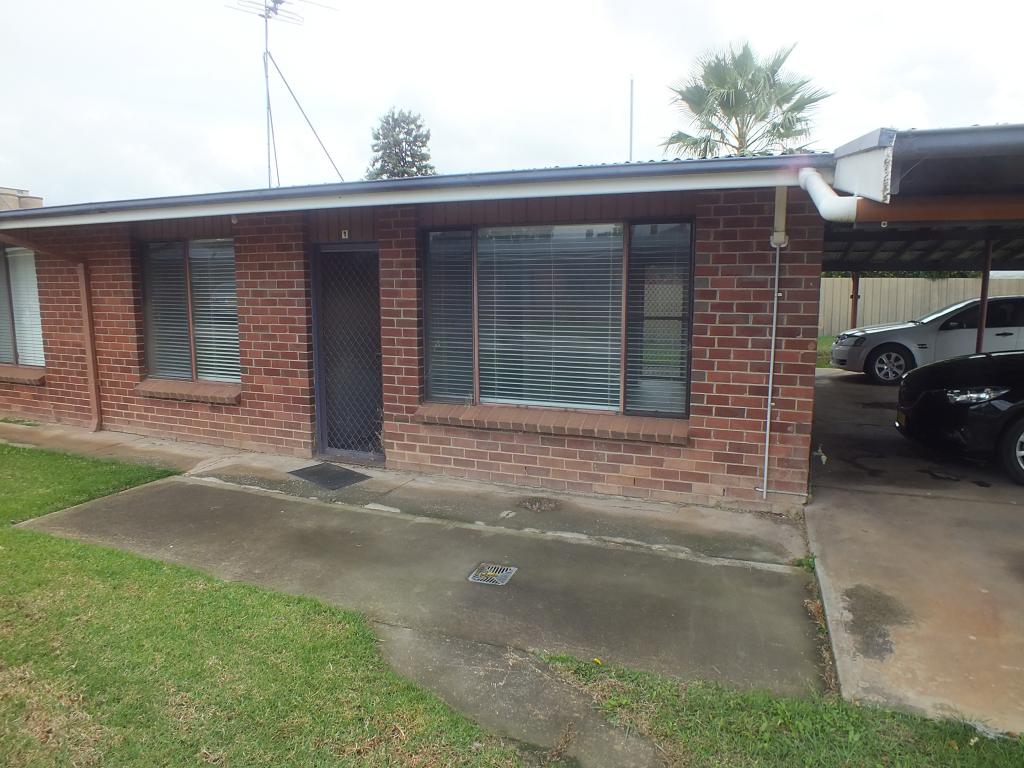 1/82 Edwards St, Young, NSW 2594