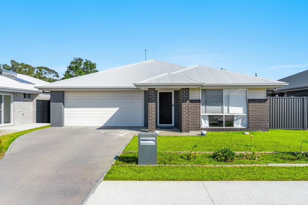 12 Peacock St, Yamba, NSW 2464