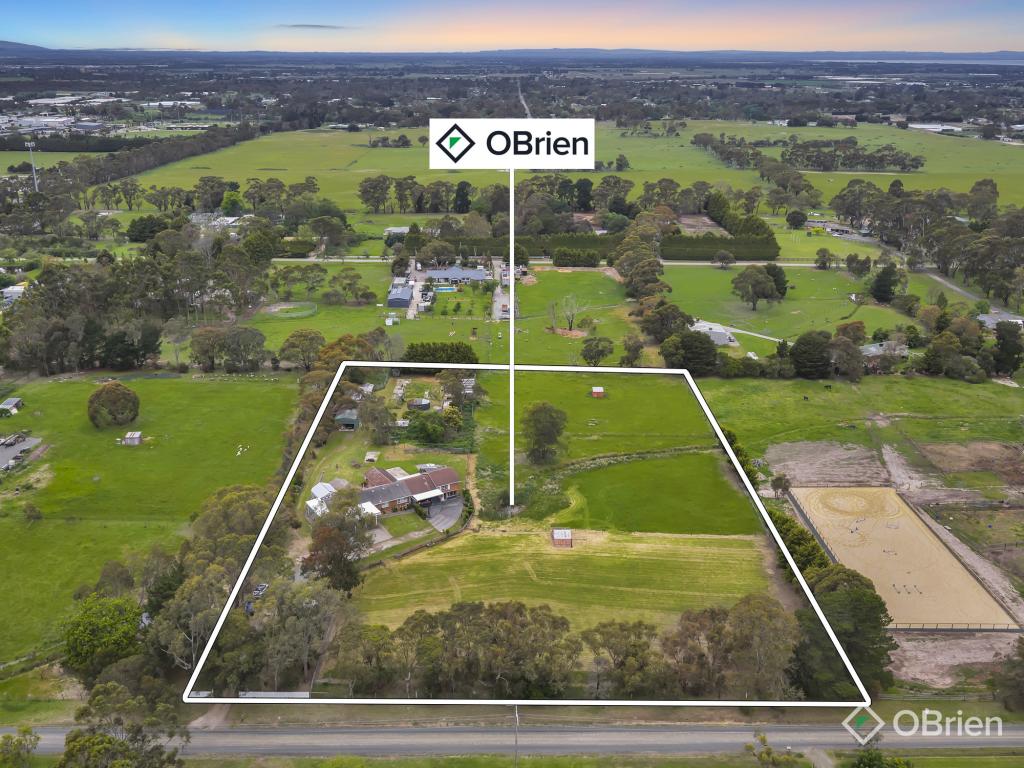 6 Kelly Rd, Cranbourne South, VIC 3977