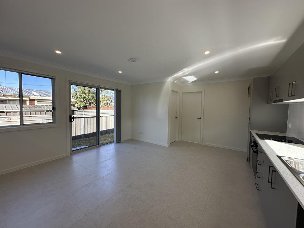 12a Constance Ave, Oxley Park, NSW 2760