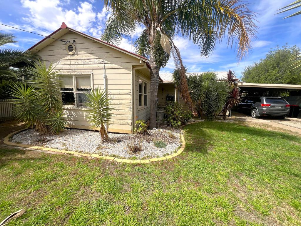 371 HAY RD, DENILIQUIN, NSW 2710