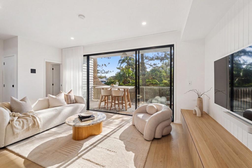 4/2 Twenty Second Ave, Palm Beach, QLD 4221