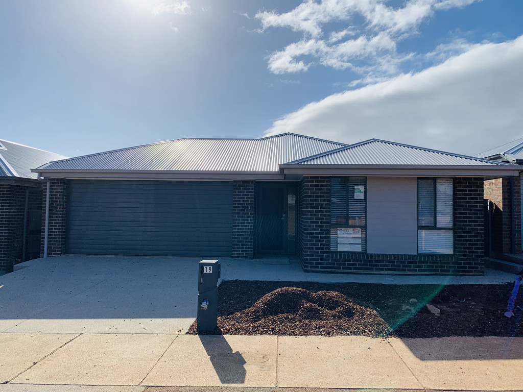 19 Henderson St, Blakeview, SA 5114