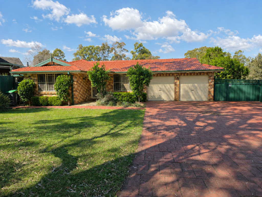 15 Fitzpatrick Rd, Mount Annan, NSW 2567