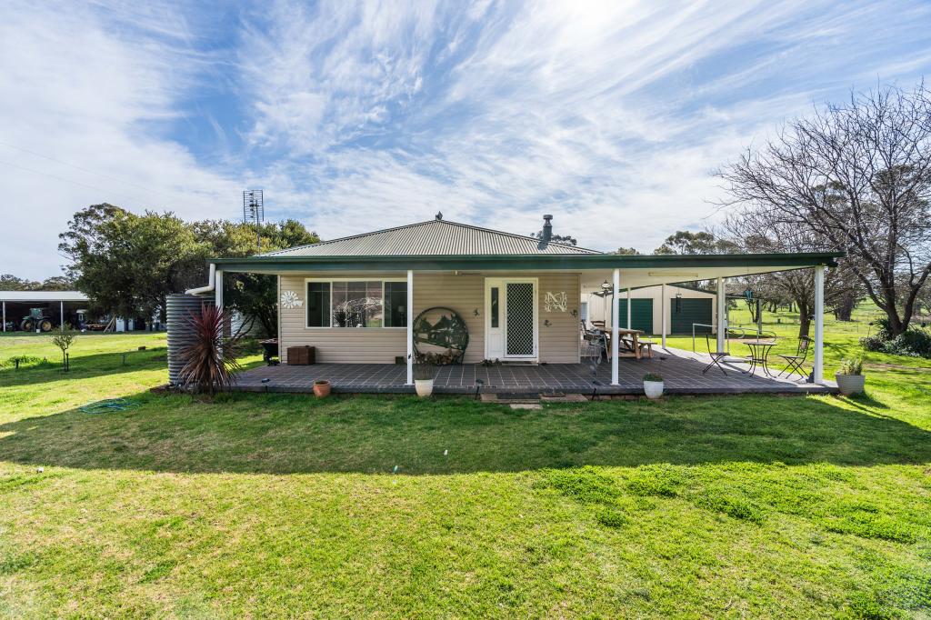 384 Yellowbox Rd, Manildra, NSW 2865