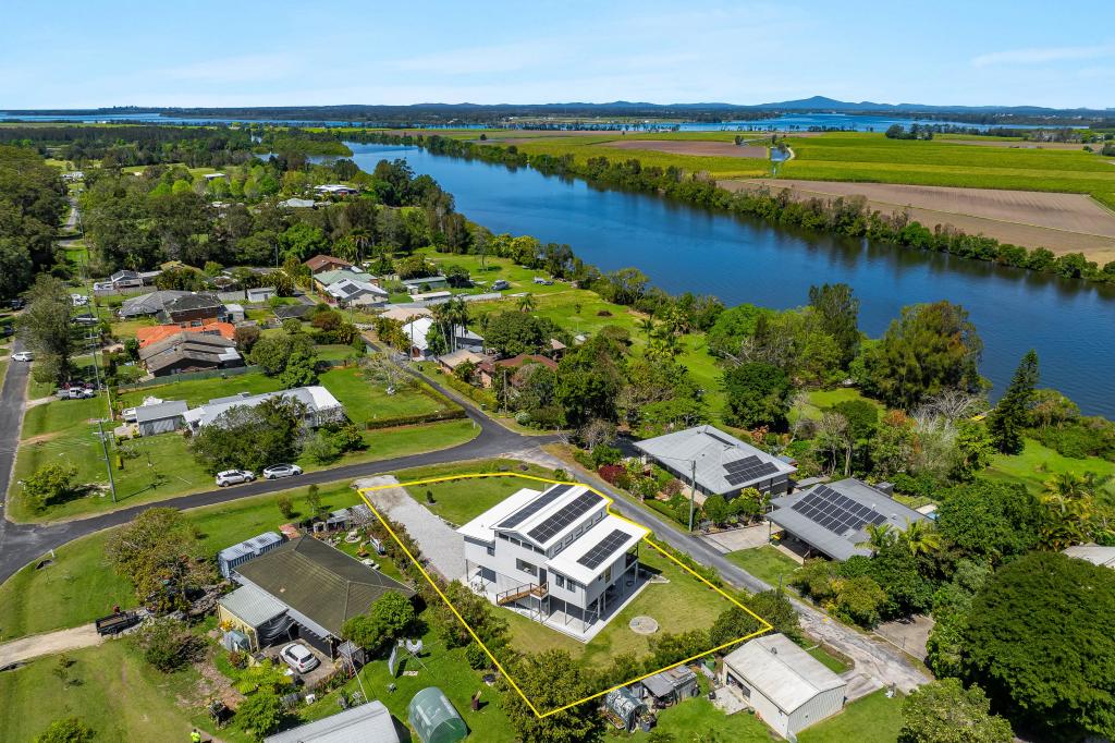 8 Donaldson St, Woombah, NSW 2469