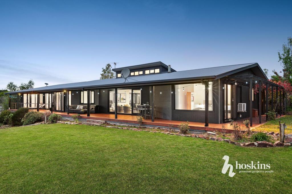 699 Heckers Hill Way, Kangaroo Ground, VIC 3097